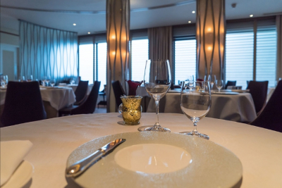 Everest Continental: Премиум-Ресторан с Завышенными Амбициями и Подозрительным Подходом к Качеству